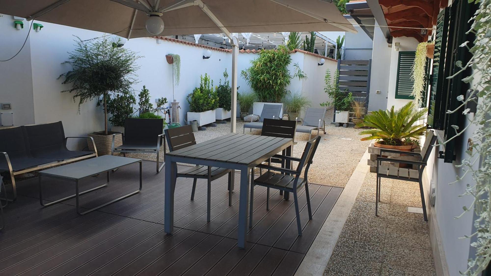 Lilli Urban Garden - Private Garden And Reserved Free Parking In Detached House Surrounded By The Greenery Of Apartment